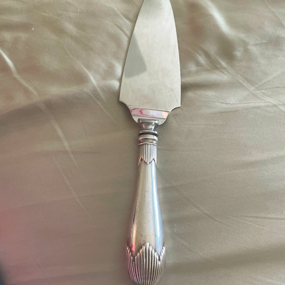 Vintage English silver pie server